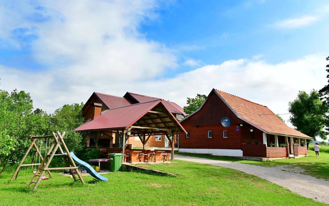 House Luna Rakovica Exteriör bild